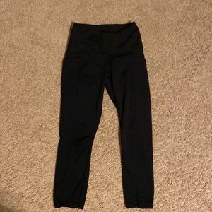 Black leggings with pockets